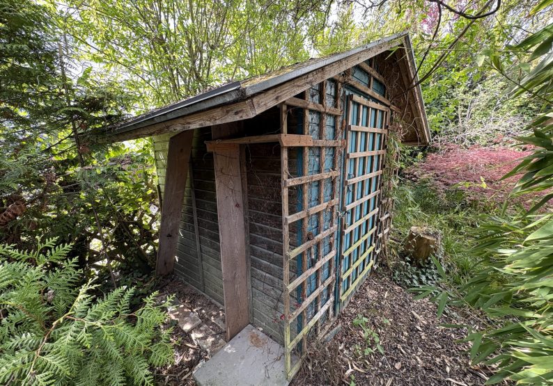 04 - Gartenhütte