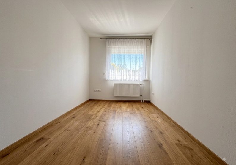 EG Zimmer klein neu